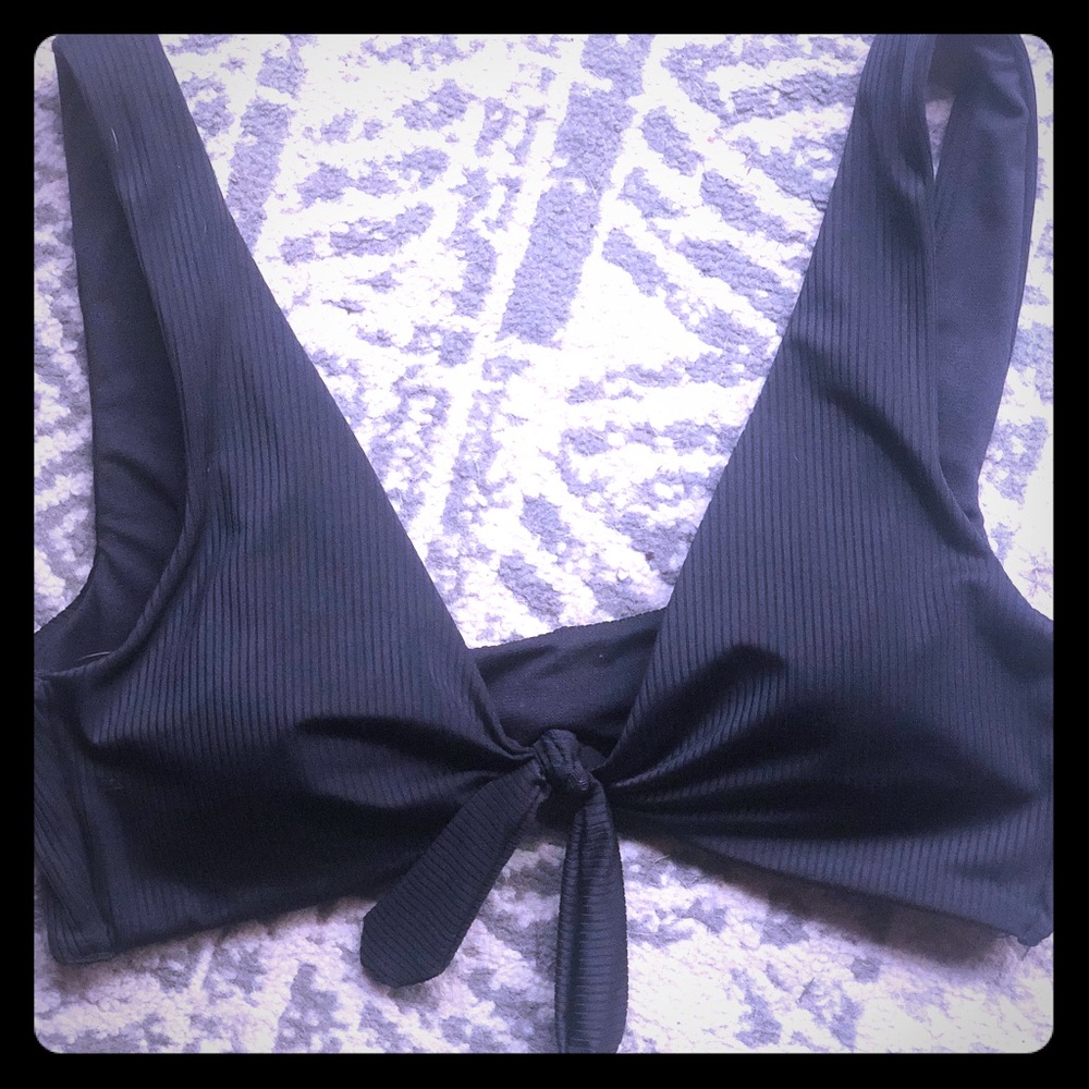 Black ribbed bikini top